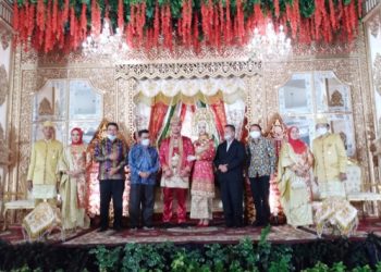 Nikahkan Putrinya, Zola Pandoe-Corri Saidan “Baralek Gadang”