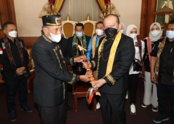 Kunjungi Kesultanan Kukar, Ketua DPD RI Perjuangkan Hari Kebudayaan dan Agendakan Kongres Raja Nusantara