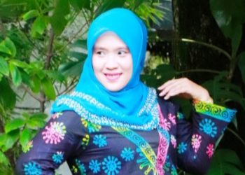 Peduli UMKM, Tanti Endang Lestari Viralkan Batik Motif Korona dari Lunang Pessel