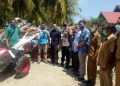 HM Nurnas Serahkan Bantuan Hand Tractor untuk Kelompok Tani Batang Anai dan Lubuk Alung