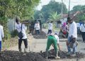 Bertahun Jalan Rusak, Senator Oni Ajak Masyarakat Patungan untuk Perbaiki