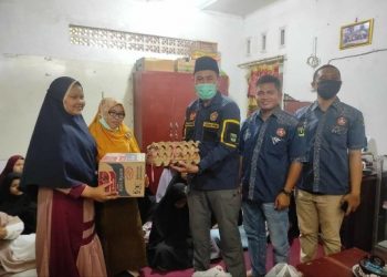 Karang Taruna Sumbar Berbagi ke Panti Asuhan