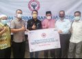 Anggota DPR RI Nevi Zuairina Serahkan Bantuan TJSL untuk Keltan dan Madrasah