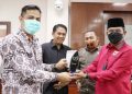 Ketua Komisi I DPRD Sumbar Syamsul Bahri Raih Anugerah AMP 2021