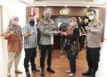 Kapolda Sumbar Irjen Pol Teddy Minahasa Putra Dapat Penghargaan Tokoh Keterbukaan Informasi Publik