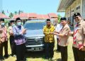 Zulhardi Z Latif Serahkan 1 Unit Mobil Innova ke Kwarcab Pramuka Padang