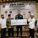 Bupati Sijunjung Serahkan Dana Zakat Baznas Tahap I pada 1.131 Orang Mustahik
