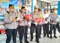 Motivasi Pengendara Sepeda Motor Tertib Berlalulintas, Polres Pasaman Barat Bagikan 1000 Helm