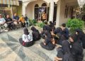 Peduli Anak Nagari Lubuk Kilangan, Caleg Partai Ummat Syafrizal Bantu Perguruan Silat Ambun Sakaki
