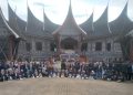 Mahasiswa Universitas Bung Hatta Kuliah Lapangan Budaya Minangkabau di Pagaruyung