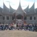 Mahasiswa Universitas Bung Hatta Kuliah Lapangan Budaya Minangkabau di Pagaruyung