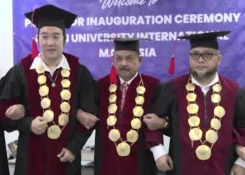 Jilbab Antarkan Fauzi Bahar Menjadi Profesor