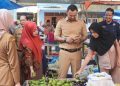 Bupati Sijunjung Benny Dwifa Sidak ke Pasar Cek Stabilitas Harga dan Ketersediaan Bahan Pokok