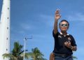 Penyair Pulo Lasman Simanjuntak Baca Puisi di Bawah Mercusuar Tua di Kawasan Destinasi Wisata Pulau Lengkuas Belitung