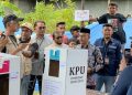 Salurkan Hak Suara Pilkada 2024, Haji Uma Nyoblos di TPS 1 Gampong Alue Awe Kota Lhokseumawe