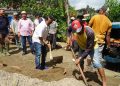 Bupati Eka Putra Apresiasi Semangat Gotong Royong Masyarakat Galogandang Lakukan Pengecoran Jalan