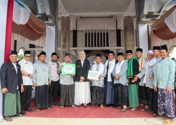 Bupati Dharmasraya Peringati Hari Santri Nasional 2025 di Ponpes Al Barokah Koto Padang