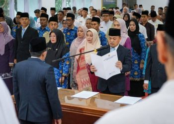 Bagian dari Dinamika Birokrasi, Bupati Tanah Datar Eka Putra Lantik 34 Pejabat Manejerial