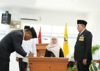 Bupati Tanah Datar Lantik 8 Pejabat untuk Jabatan Pimpinan Tinggi Pratama