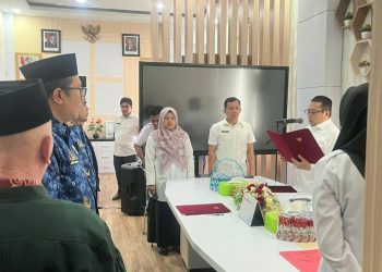 Penjabat Sekda Dharmasraya Jasman Lantik Lima Pejabat Administrator
