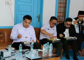 Bupati Agam Cicipi Makan Bergizi Gratis di SPPG, Tekankan Pentingnya Gizi Sehat dan Produk Lokal