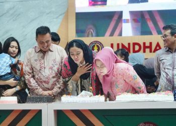 Bupati Dharmasraya Annisa Hadiri Malam Resepsi HUT ke-18 Undhari