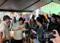 Presiden Prabowo Kunjungi Huntara Palembayan, Sempat Cicipi Nasi Goreng di Dapur Umum