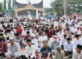 Hujan Tak Surutkan Antusias, Ribuan Umat Muslim Tanah Datar Laksanakan Salat Idulfitri