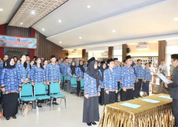 Bupati Kepulauan Mentawai Rinto Wardana Lantik dan Serahkan SK ASN