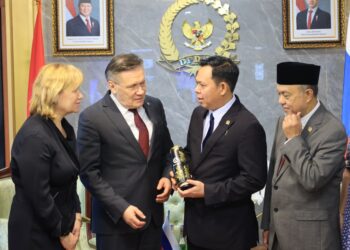 Ketua DPD RI Sultan Terima Kunjungan Dirjen Badan Atom Rusia, Bahas Potensi Pengembangan PLTN