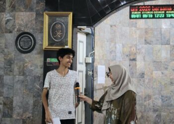 Tim PKM Jurusan Bahasa Inggris PNP Latih Karang Taruna Linggarjati Lubeg Impromptu Speech