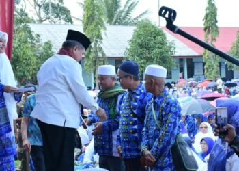 Ribuan Jamaah Badan Kontak Majelis Taklim (BKMT) se-Sumbar Tumpah Ruah di Agam