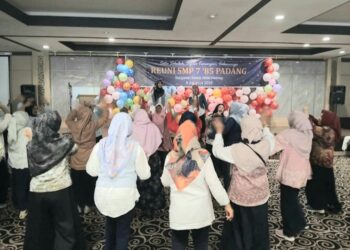 Pecah, Lagu Gamad Ikut Meriahkan Acara “Reuni SMP 7 ’85 Padang”
