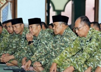 Dankodiklatad Letjen TNI Mohamad Hasan Bersama Prajurit dan PNS Panjatkan Doa Syukur untuk Negeri