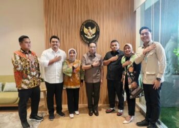 Kementerian Kesehatan RI Bantu Kabupaten Dharmasraya 2 Unit X-Ray Portable